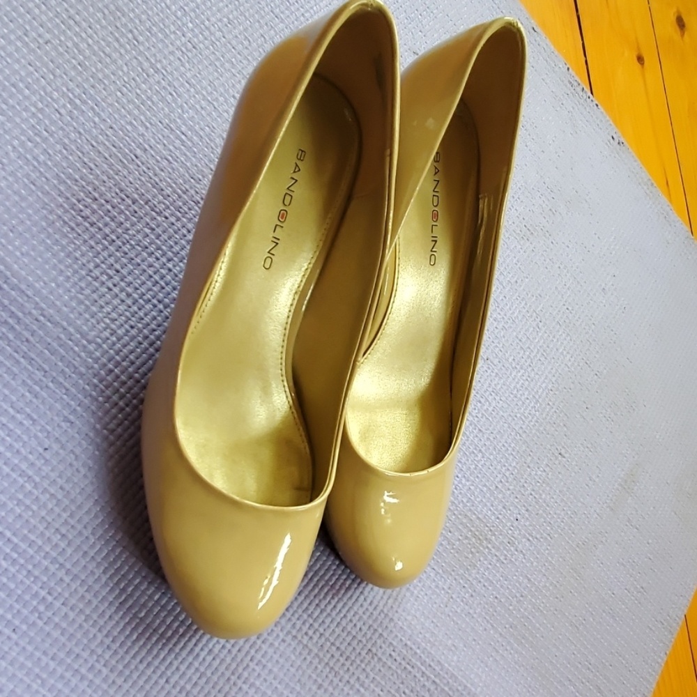 Bandolino elegant shoes